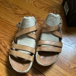 Earth leather padded footbed with negative heels sandals